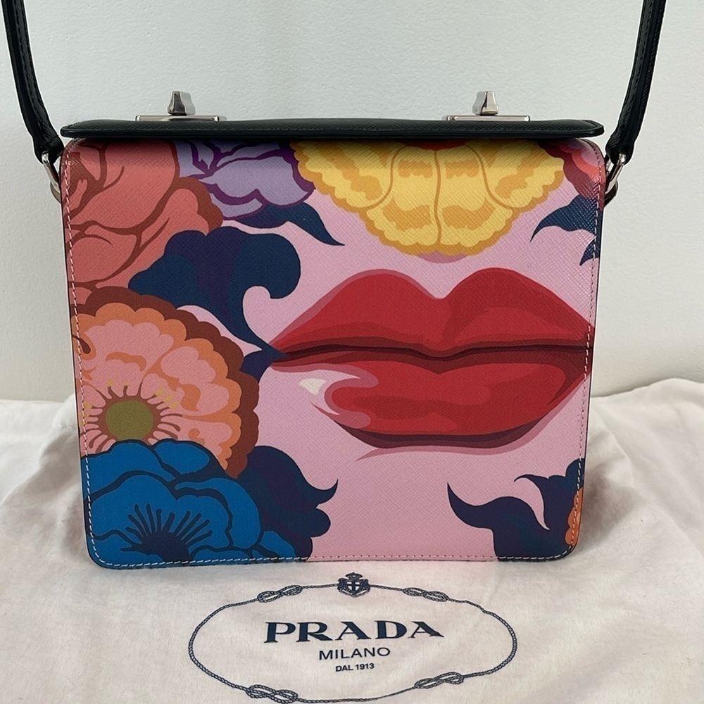 ✨Host Pick✨ NEW PRADA Runway saffiano leather purse handbag  lips floral black